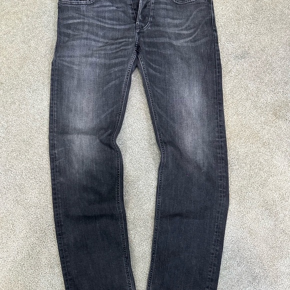 Diesel Black Straight Jeans with Classic Style - Picture 1 of 10
